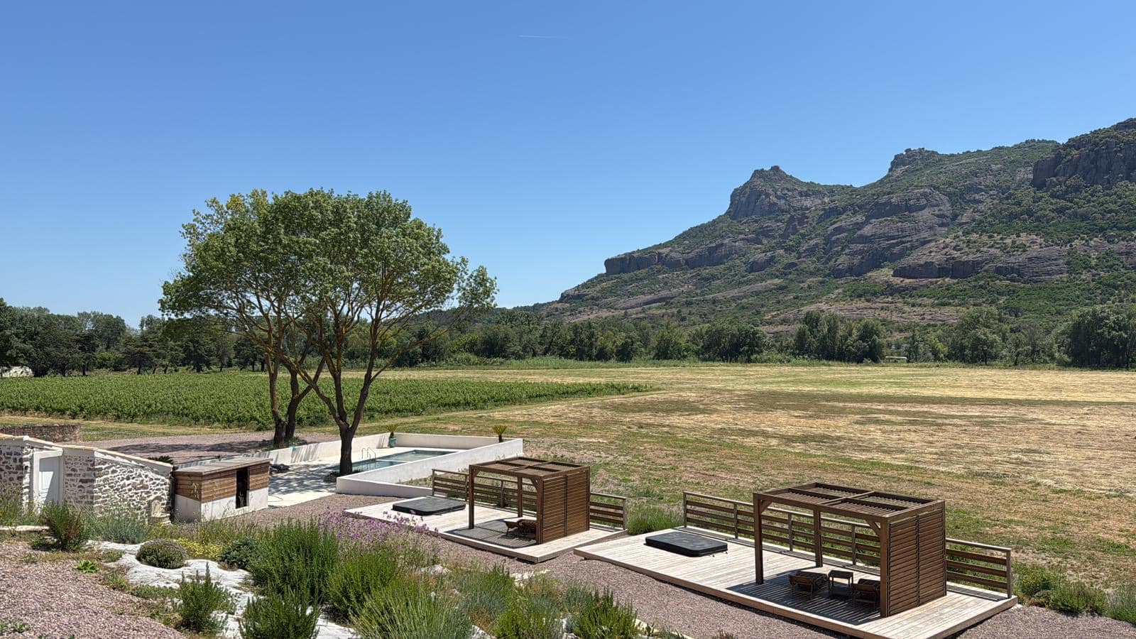 Jacuzzi - Domaine les Terres du Soleil
