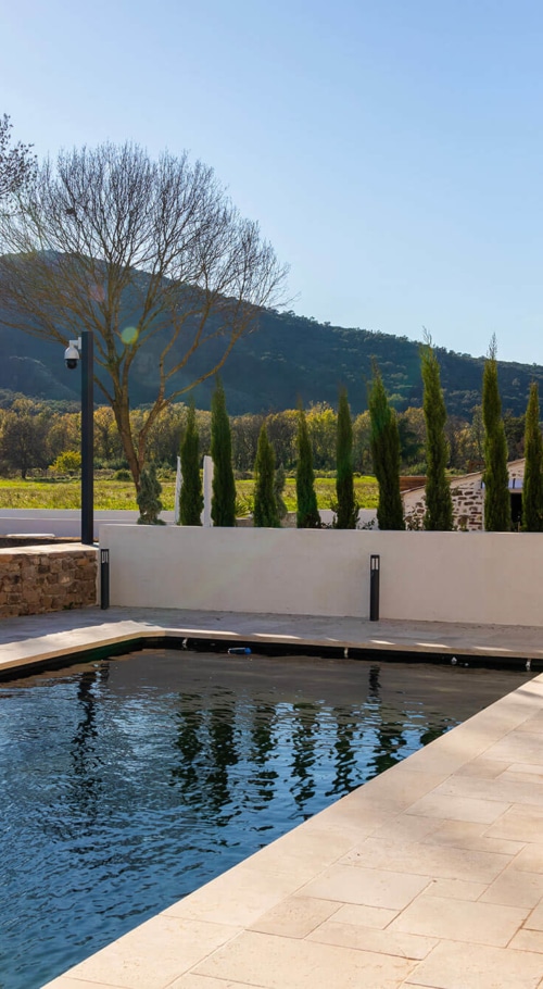Piscine, espace détente - Domaine les Terres du Soleil